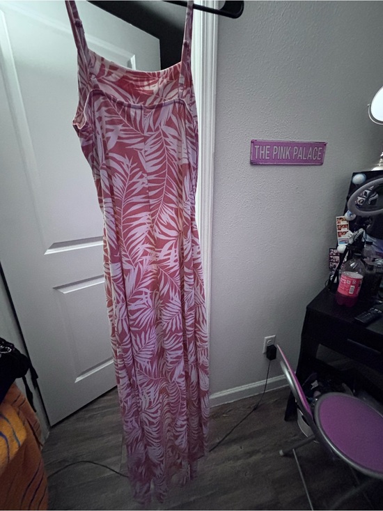 Dresses & Skirts - Pink and White Tropical Print Maxi Dress